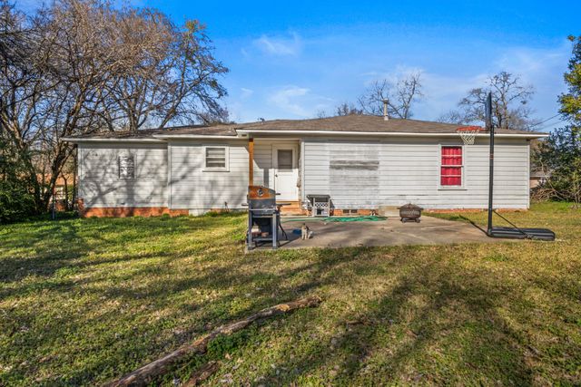 1210 E 4th Street, Mt Pleasant, TX 75455