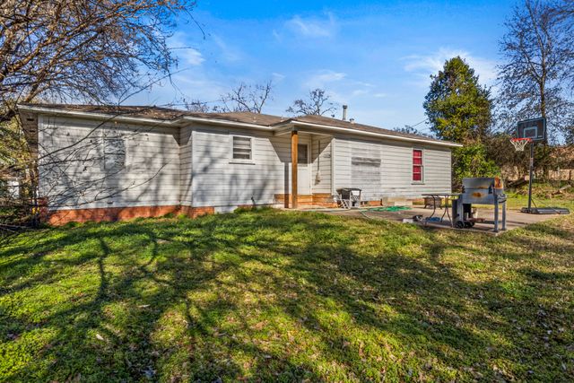 1210 E 4th Street, Mt Pleasant, TX 75455