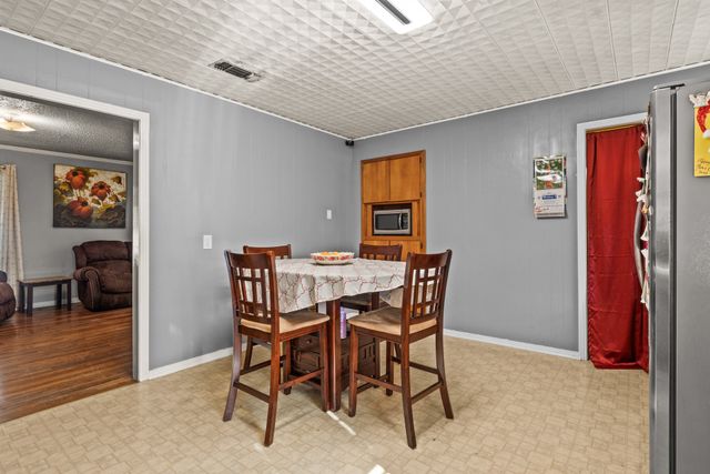 1210 E 4th Street, Mt Pleasant, TX 75455