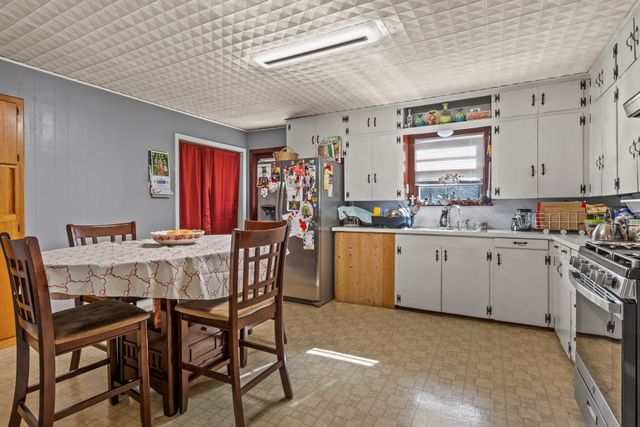 1210 E 4th Street, Mt Pleasant, TX 75455