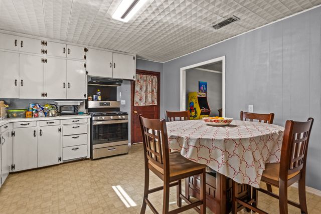 1210 E 4th Street, Mt Pleasant, TX 75455