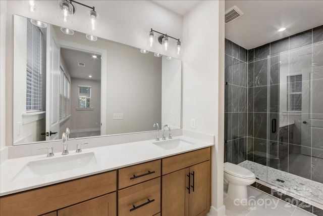 6023 Pivot Court, Charlotte, NC 28205