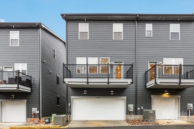 6023 Pivot Court, Charlotte, NC 28205