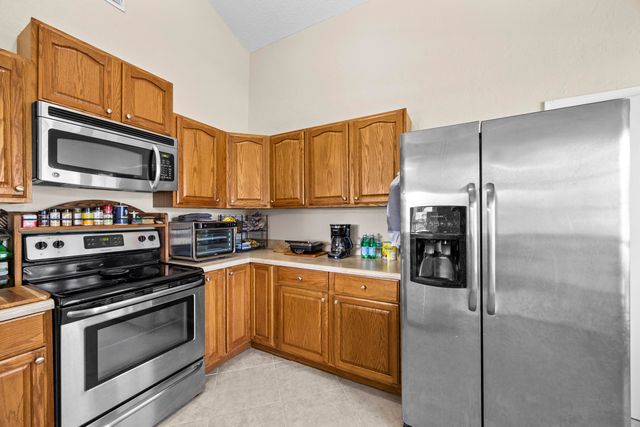 10552 Bobbie Lane, Royal Palm Beach, FL 33411