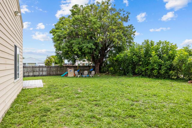 10552 Bobbie Lane, Royal Palm Beach, FL 33411