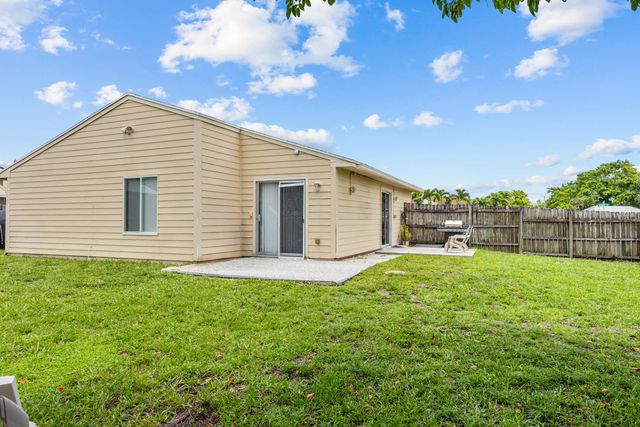 10552 Bobbie Lane, Royal Palm Beach, FL 33411