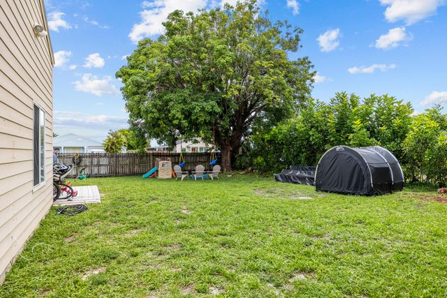 10552 Bobbie Lane, Royal Palm Beach, FL 33411