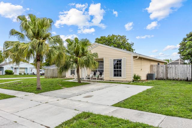 10552 Bobbie Lane, Royal Palm Beach, FL 33411