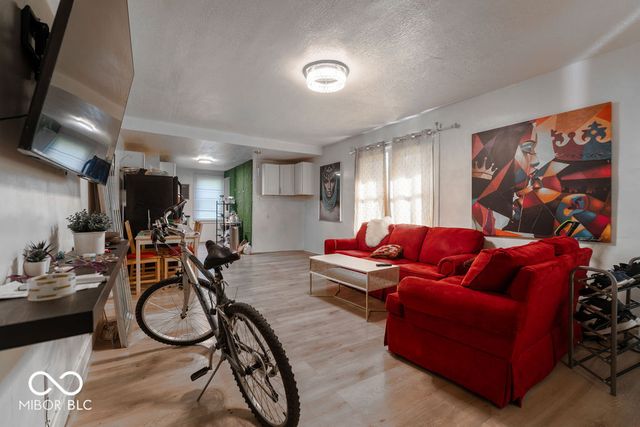 1612 Hst W 10th Street, Anderson, IN 46016