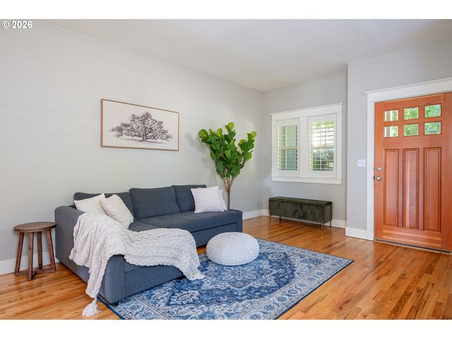 136 Se 71ST Ave, Portland, OR 97215