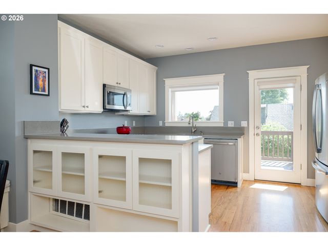 136 Se 71ST Ave, Portland, OR 97215