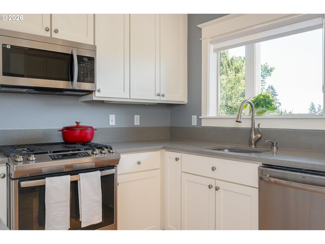 136 Se 71ST Ave, Portland, OR 97215