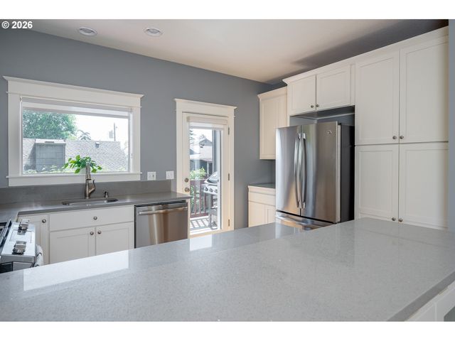 136 Se 71ST Ave, Portland, OR 97215