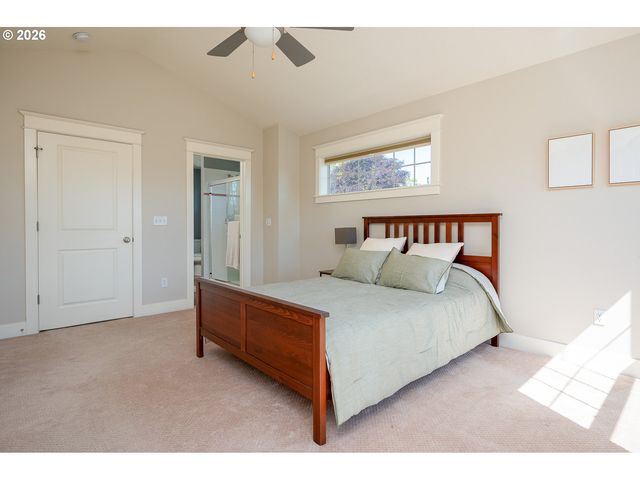 136 Se 71ST Ave, Portland, OR 97215