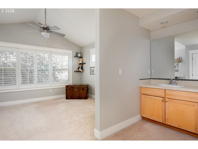 136 Se 71ST Ave, Portland, OR 97215