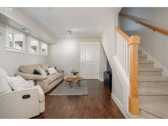 136 Se 71ST Ave, Portland, OR 97215