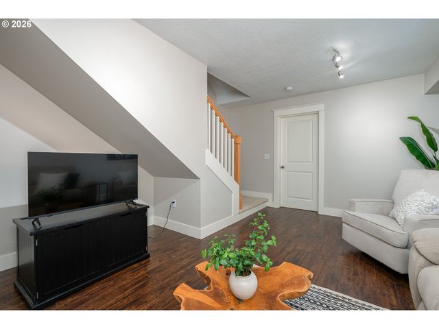 136 Se 71ST Ave, Portland, OR 97215