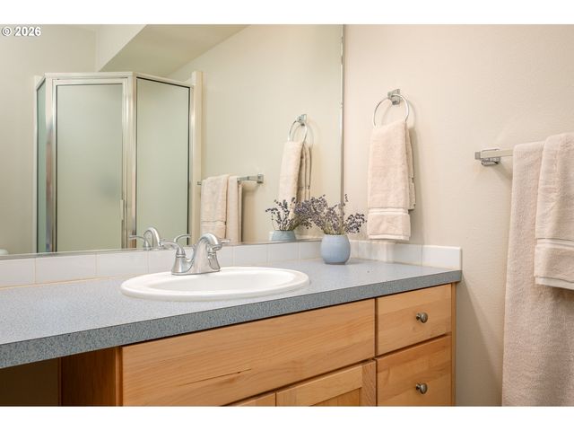 136 Se 71ST Ave, Portland, OR 97215