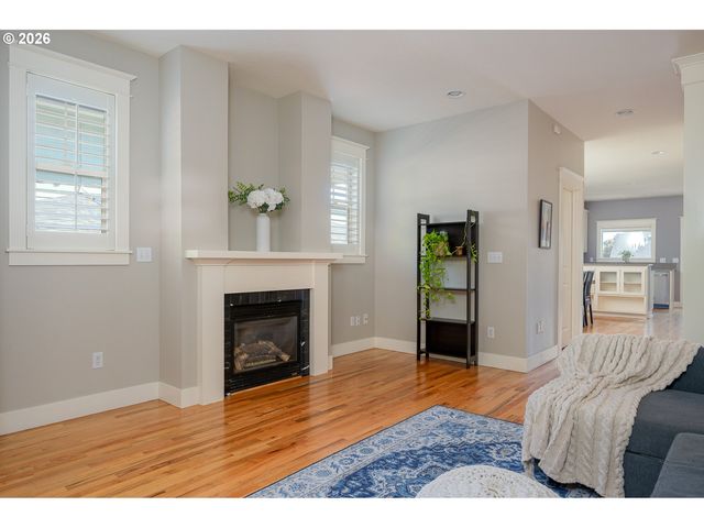 136 Se 71ST Ave, Portland, OR 97215