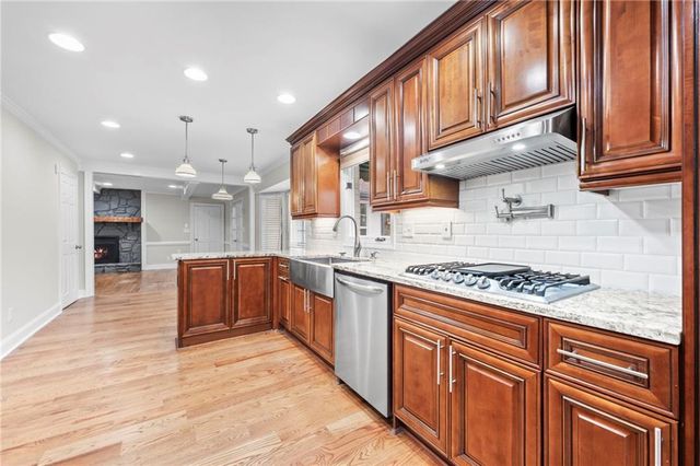 4947 Castlewood SW Drive, Lilburn, GA 30047