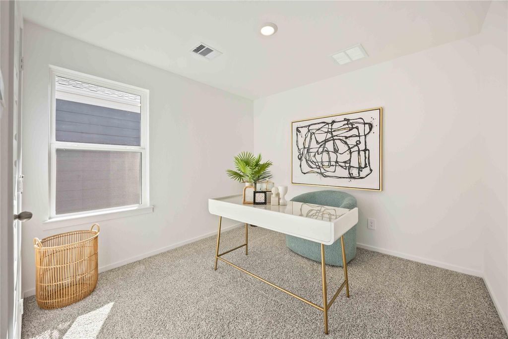 Image 15 of property listing at 5925 Manning Oaks Street, Houston, TX 77091