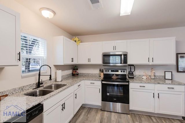 137 Sunrise Circle, Midway, GA 31320