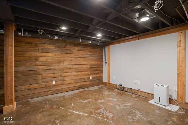 1601 Kessler Boulevard East Drive, Indianapolis, IN 46220