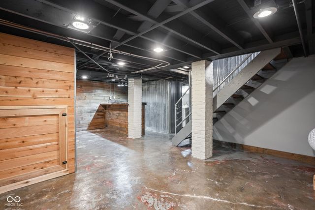 1601 Kessler Boulevard East Drive, Indianapolis, IN 46220