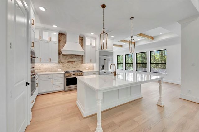 7745 Dog Wood Acres Drive, Montgomery, TX 77316