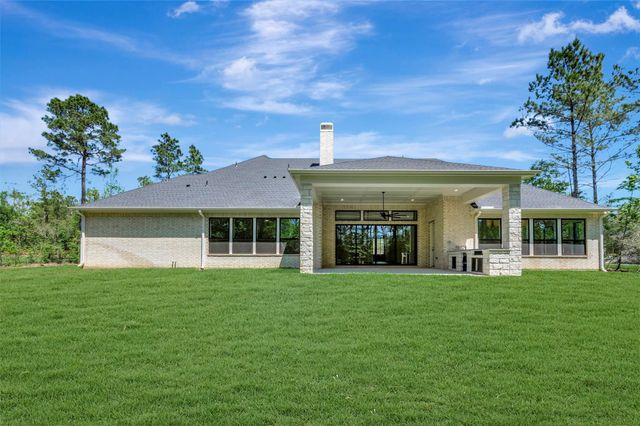 7745 Dog Wood Acres Drive, Montgomery, TX 77316