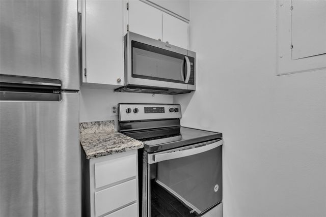 4038 Ridglea Country Club Drive 1011, Fort Worth, TX 76126