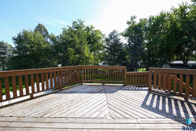 1521 Calumet Rd Road, Brookings, SD 57006