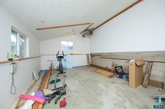 1521 Calumet Rd Road, Brookings, SD 57006