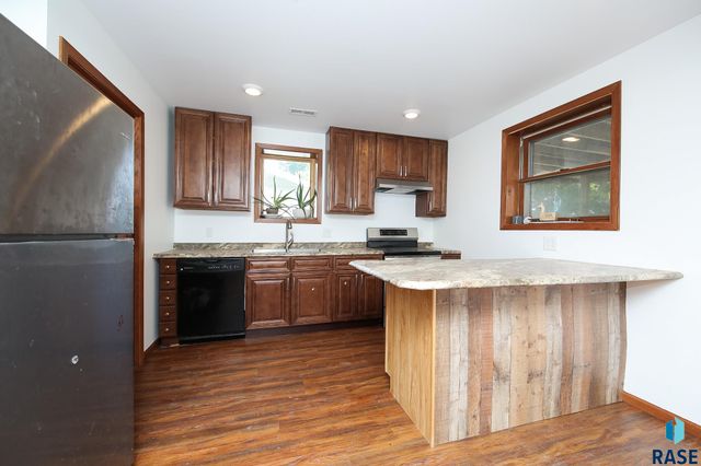 1521 Calumet Rd Road, Brookings, SD 57006