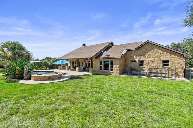 103 Creekside TRL, Spicewood, TX 78669