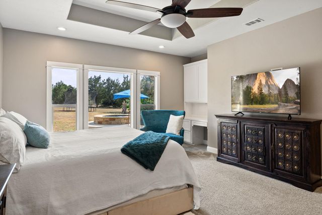103 Creekside TRL, Spicewood, TX 78669