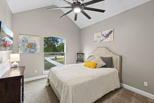 103 Creekside TRL, Spicewood, TX 78669