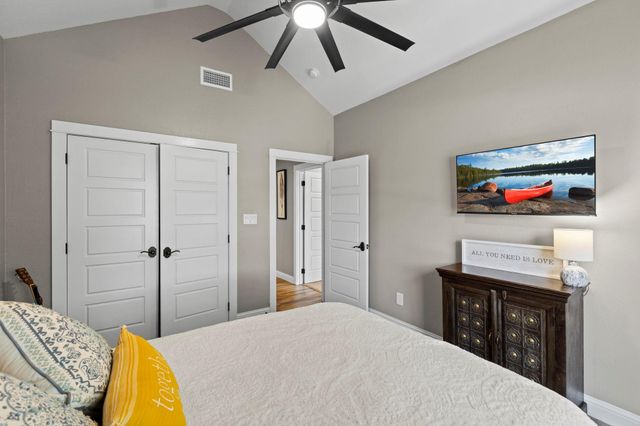 103 Creekside TRL, Spicewood, TX 78669
