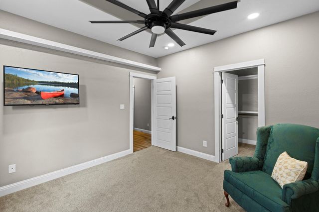 103 Creekside TRL, Spicewood, TX 78669