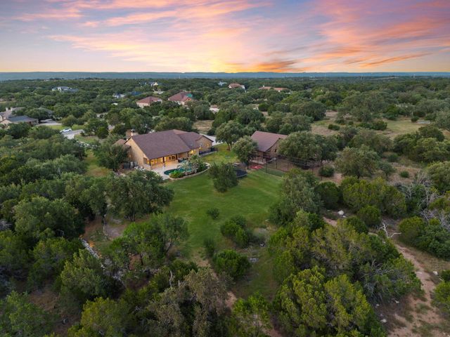 103 Creekside TRL, Spicewood, TX 78669