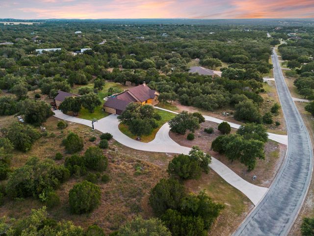103 Creekside TRL, Spicewood, TX 78669