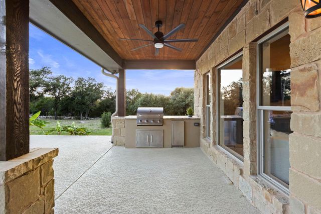 103 Creekside TRL, Spicewood, TX 78669