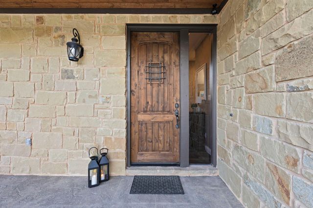 103 Creekside TRL, Spicewood, TX 78669