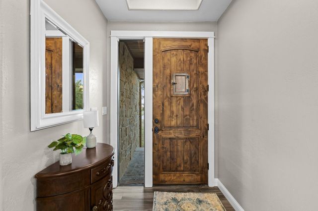103 Creekside TRL, Spicewood, TX 78669
