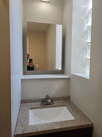319 Spruce St 2, Chelsea, MA 02150