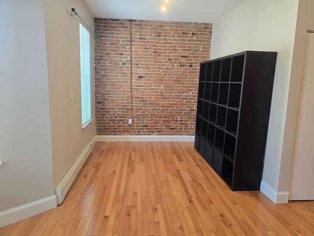 319 Spruce St 2, Chelsea, MA 02150