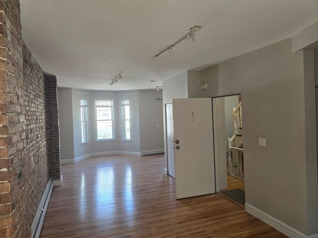 319 Spruce St 2, Chelsea, MA 02150