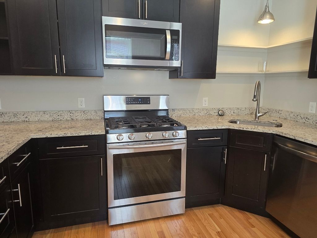 319 Spruce St 2, Chelsea, MA 02150