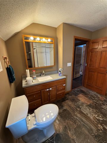 911 A Avenue NW, Cedar Rapids, IA 52405