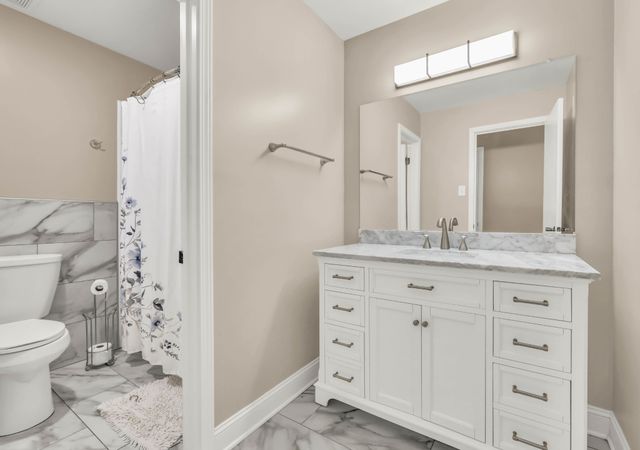 2279 Sentinel Dr, Clarksville, TN 37043